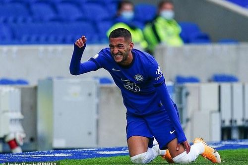 Ngay trong trận ra mắt Chelsea, tiền vệ Hakim Ziyech bị chấn thương đầu gối