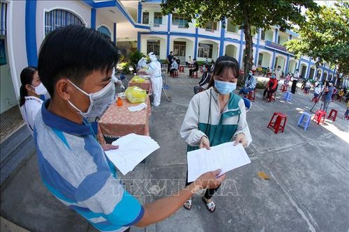 Đà Nẵng xét nghiệm COVID-19 cho người dân Phú Yên trước khi trở về nơi cư trú