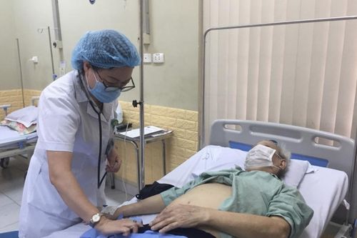 Ngại đi khám vì COVID-19, một người đàn ông phải nhập viện cấp cứu