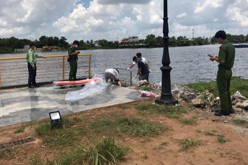 Phát hiện thi thể phụ nữ đang phân hủy trên sông Sài Gòn