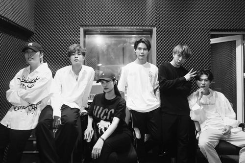 Trước thềm lâm bồn, 'bà bầu' Đông Nhi sẽ góp mặt vào dự án comeback của 'gà cưng' Uni5?