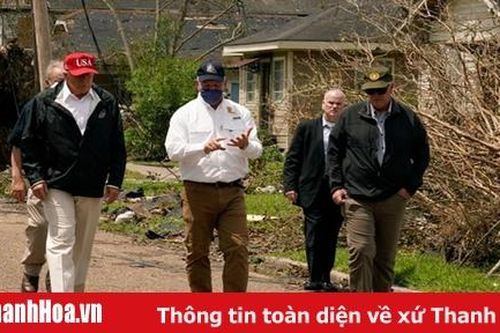 Tổng thống Mỹ thăm các bang chịu ảnh hưởng nặng nề do bão Laura