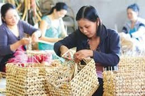 Phân tích ảnh hưởng của dịch vụ tài chính vi mô tới thu nhập của hộ nghèo: Nghiên cứu trên địa bàn tỉnh Thanh Hóa