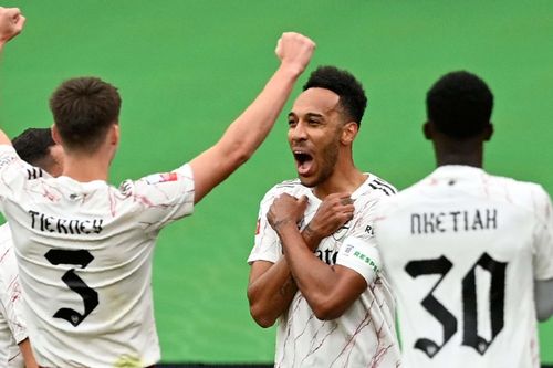 Ghi bàn hạ Liverpool, sao Arsenal ăn mừng tưởng nhớ 'Chiến binh Báo đen'
