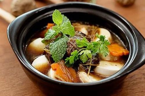 Đậu hũ non om nấm hương, món ăn chay tuyệt đỉnh cho ngày lễ Vu Lan