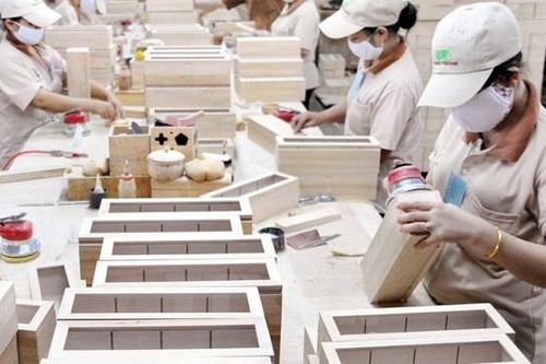 Trong khó khăn, xuất khẩu gỗ vẫn khả quan