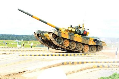 Đội xe tăng Việt Nam gặp Myanmar ở vòng bán kết