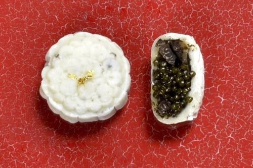 Các loại bánh Trung Thu giá hơn 50 USD mỗi chiếc