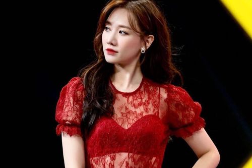 Hari Won và dàn sao Việt chuộng mặc váy áo nữ tính