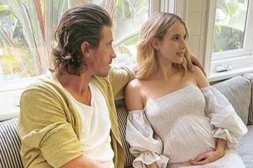 Emma Roberts tiết lộ sẽ sinh con trai đầu lòng