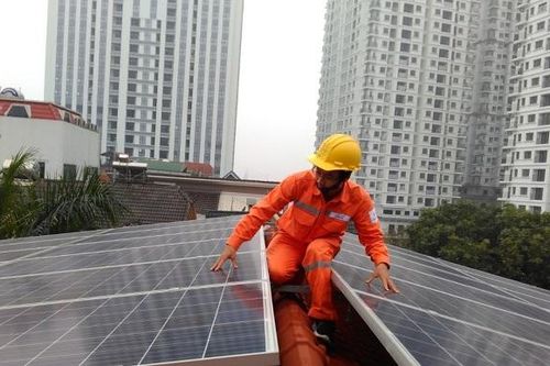 Băn khoăn về điện mặt trời áp mái