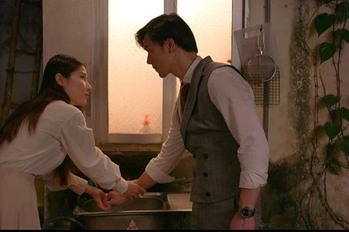 'Tình yêu và tham vọng' tập 52 Linh dẫn Minh chạy hớt hải, khán giả bảo Linh bị… đơ