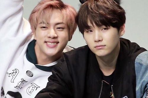 Hài hước Jin và Suga BTS phản ứng trái ngược với đồ ăn