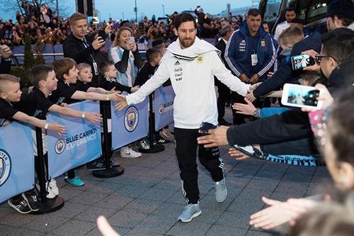 Manchester City hoàn tất việc chuẩn bị ra mắt Messi