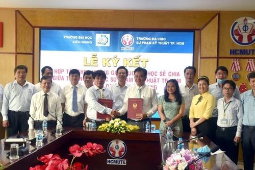 Hai trường ĐH tuyển sinh giáo dục sẻ chia: Ai hưởng lợi?