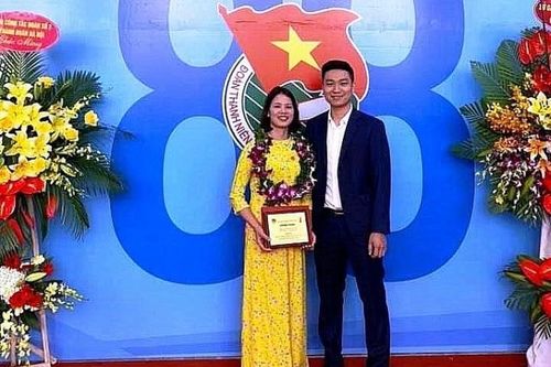 Cô gái trẻ giúp dân thoát nghèo từ nuôi lợn