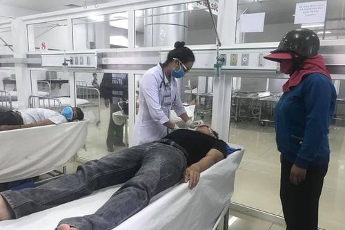 Tạm đình chỉ công tác 2 công an đánh nhau vỡ xương hàm