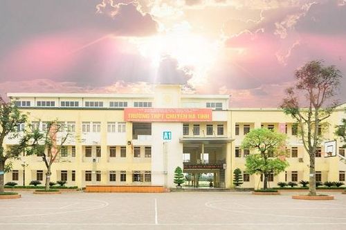 Trường THPT Chuyên Hà Tĩnh - Ngôi trường của những 'siêu nhân điểm 10'