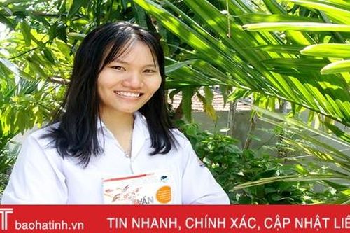 Nữ sinh Hà Tĩnh giành 28,5 điểm khối C: Học ngày học đêm sau 2 tháng thử làm công nhân