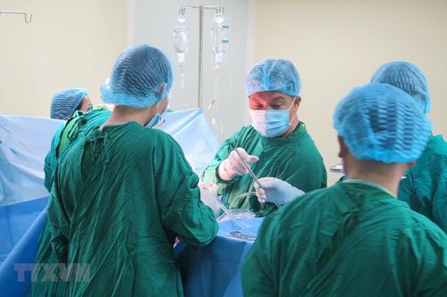Điều trị thành công ca bệnh mắc hội chứng Cushing với nhiều biến chứng