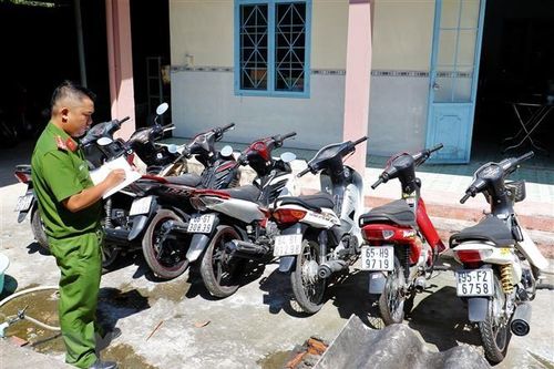 Cảnh sát triệt phá ổ nhóm chuyên trộm xe máy ở Cần Thơ