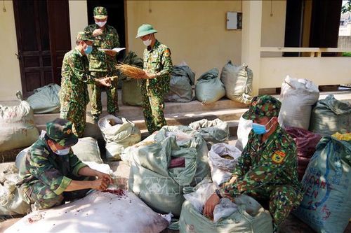Bắt giữ nhiều vụ vận chuyển hàng lậu nhỏ lẻ