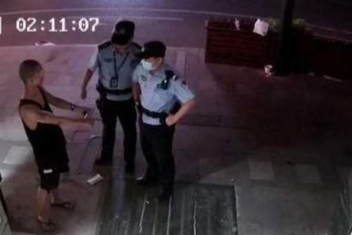 Không muốn đi làm nhưng lại sợ bị chết đói, nam thanh niên đập máy ATM để được ngồi tù