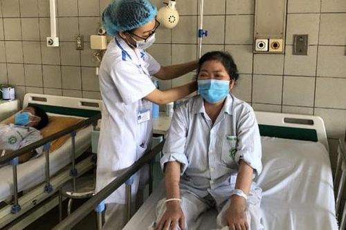 Bất ngờ tăng cân, rạn da, béo mặt, bệnh nhân đi khám thì phát hiện mắc bệnh hiếm gặp