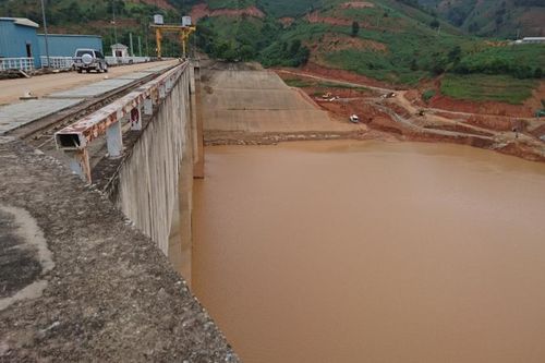 Thủy điện Ialy, hạn giữa mùa mưa