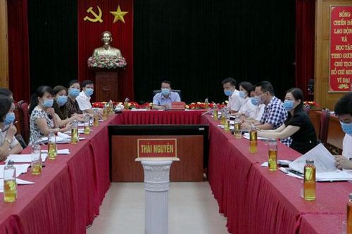 Rà soát việc giải ngân vốn đầu tư công, nguồn vay nước ngoài