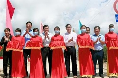 Vietbank tài trợ 5 tỷ đồng xây 6 cầu ở xã biên giới tỉnh Long An