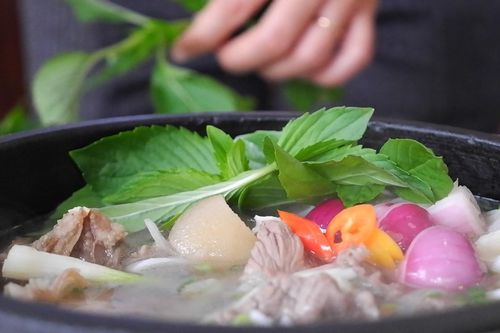 Có gì trong tô phở thố đá 95.000 đồng?