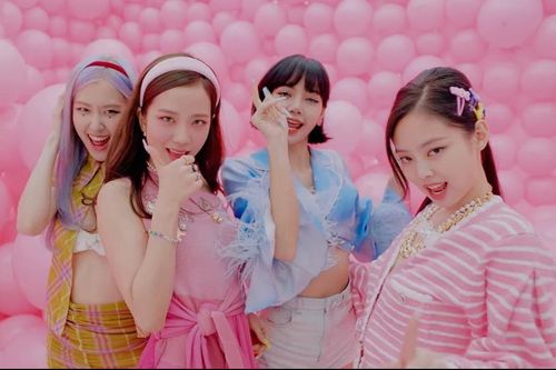 Thật may khi BLACKPINK, EXO, SNSD đã không debut với những cái tên kỳ quái này