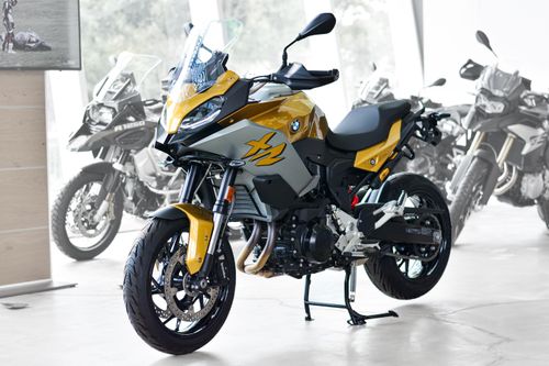 Chi tiết BMW F 900 XR - môtô sport-adventure giá 549 triệu
