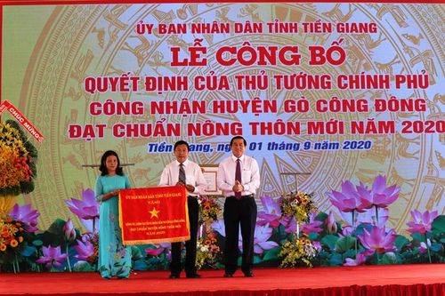 Tiền Giang ra mắt huyện nông thôn mới đầu tiên