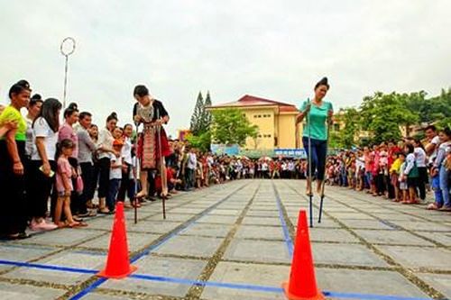 Người Mông ở Điện Biên vui Tết Độc lập