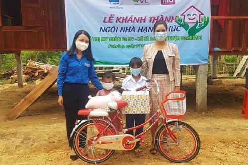 Tặng ngôi nhà hạnh phúc cho cô bé mồ côi