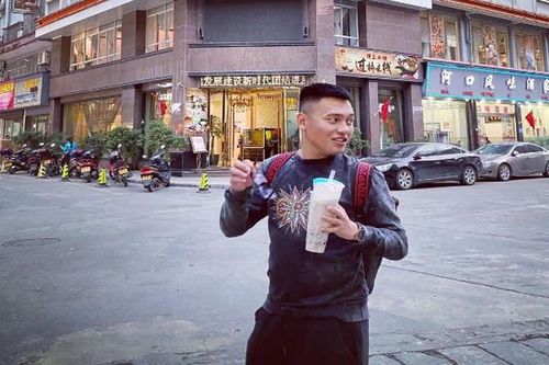 Lộ diện thanh niên 'làm trùm' nhóm 'biết thế không lấy vợ' gây sốt MXH