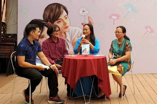Cô giáo mầm non viết sách cho tuổi mới lớn