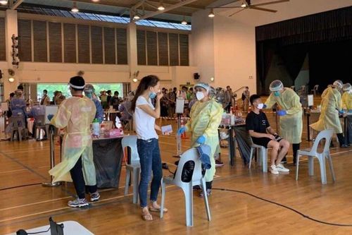 Mở cửa biên giới trong đại dịch Covid-19: Nỗi gian truân chẳng giống ai của các công dân toàn cầu