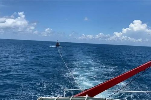 Cứu hộ thành công tàu cá bị nạn trên biển Côn Đảo
