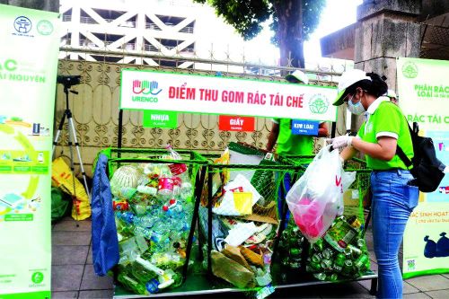 Hà Nội: Tái khởi động dự án phân loại rác từ nguồn
