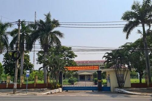 Đổ cột ăng-ten khi đang bảo dưỡng, 2 công nhân thương vong