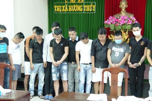 Bắt quả tang 25 đối tượng mở 'tiệc' ma túy trong căn hộ khu đô thị cao cấp