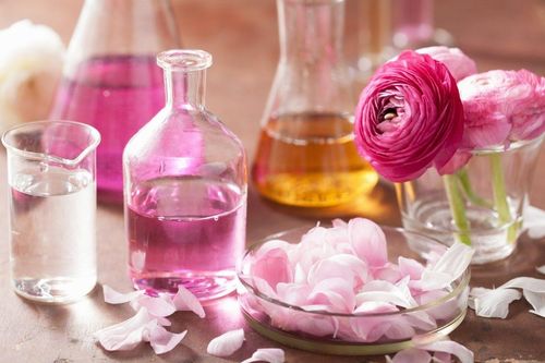 6 loại tinh dầu giúp giảm căng thẳng và ngủ ngon