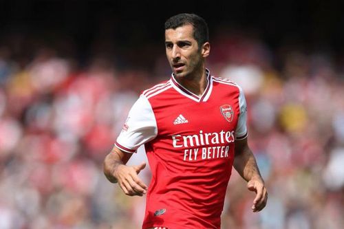 Arsenal nghiến răng đẩy 'ông kễnh' hàng dạt MU