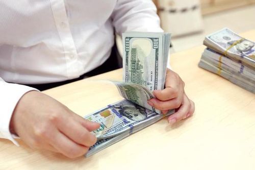 Nữ đại gia Hà Nội 'ngậm đắng' vì bị cán bộ ngân hàng lừa tiền tỷ