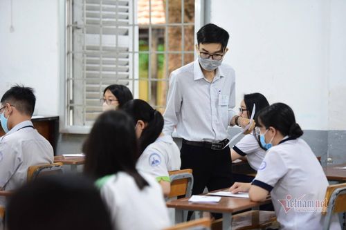 Giáo viên chưa đáp ứng trình độ chuẩn có thể bị buộc thôi việc