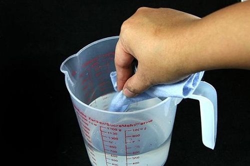 Cách loại bỏ vết xước trên màn hình tivi cực đơn giản và hiệu quả