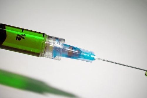 Anstrazeneca ký thỏa thuận mới với Oxford Biomedica về cung cấp vắcxin